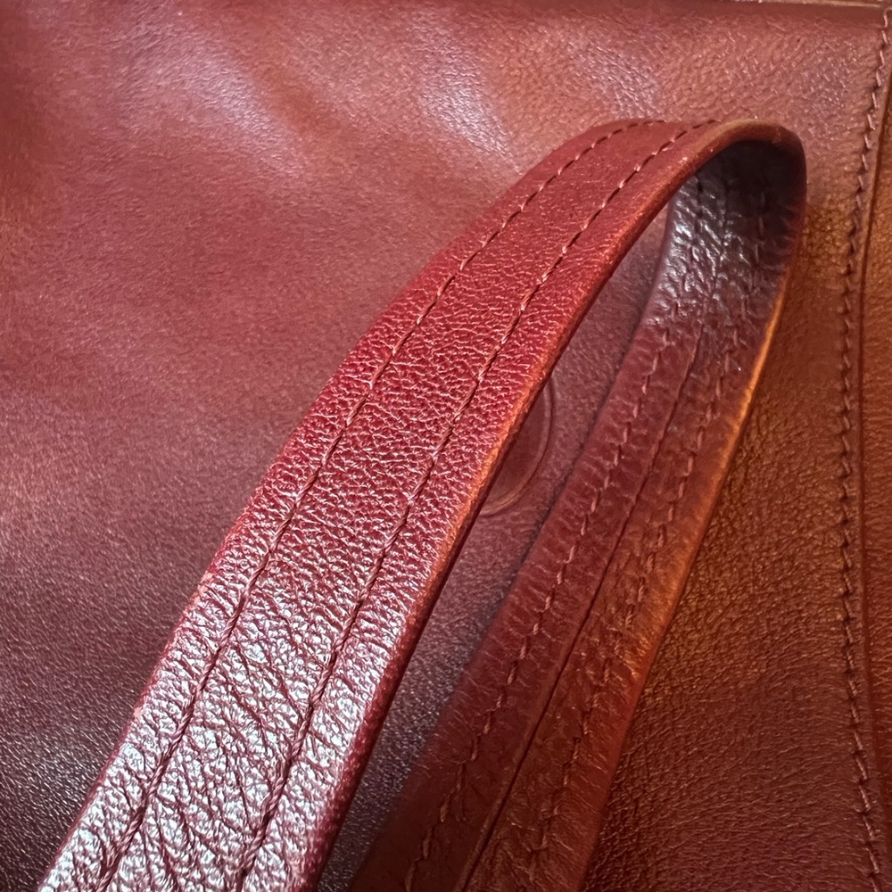 LONGCHAMP Elegant Burgundy Leather Men's Crossbody Messenger Bag - UNISEX - Picture 13 of 15